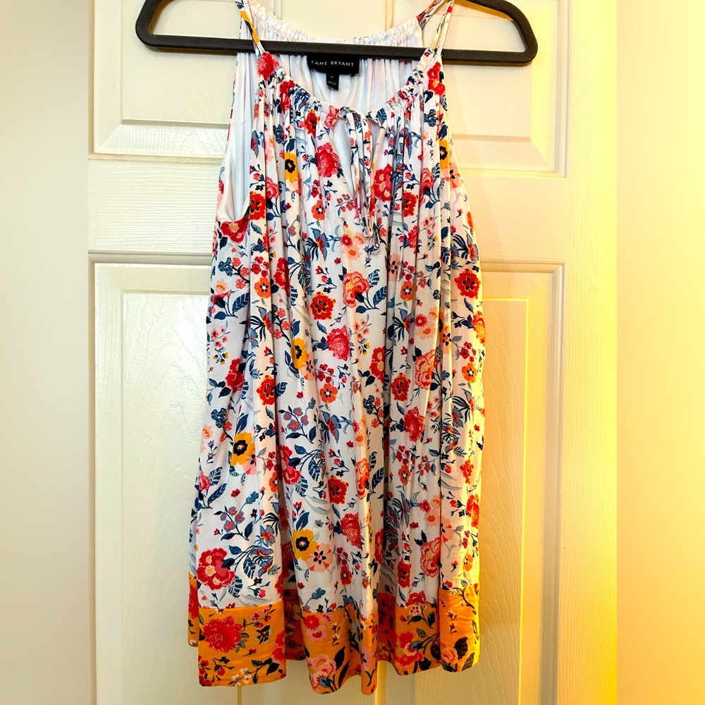 Lane Bryant sleeveless lined lightweight blouse!  Flower pattern!